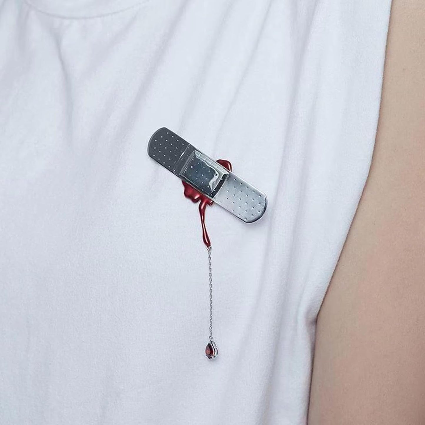 Band-Aid Tassel Brooch Simulation Metal Tassels Brooch Studded Diamonds Badge Pin Female Hip Hop Street Fashion Brooches Accessory