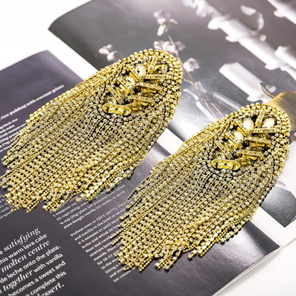 2 Pack Tassel Shoulder Epaulette, Punk Metal Cosplay Ringmaster Shoulder Pads Epaulet with Pins, Gold Rhinestone Beaded Diamond Shoulder Boards Badge Brooch for Men Women Uniform Costume