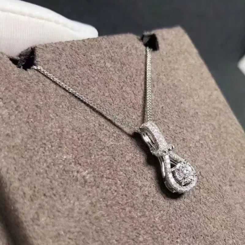Exquisite and Fashion Ladies Clavicle Necklace 925 Silver Pave Setting Diamond Moissanite Necklace Bridal Engagement Wedding Accessories