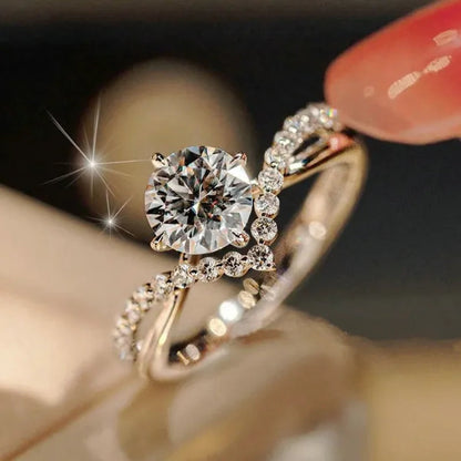 Fashion Accessories Gorgeous 925 Sterling Silver White Sapphire round Cut Moissanite Diamond Ring Elegant Bride Wedding Jewelry for Women Rings Engagement Anniversary Party Band Gift Size 4-12 Bague Femme