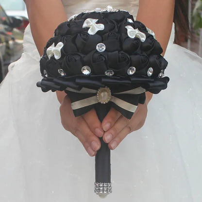 Exclusive Custom 18CM Wedding Bouquet Black Silk Rose Wedding Bride Bouquet Pearl Diamond Bow Brooch Bride Holding Flowers
