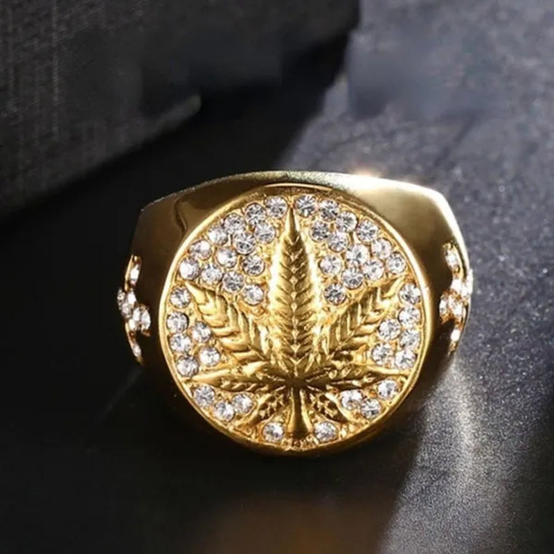Sophisticated Luxury Classic Men'S Zirconia Stong Maple Leaf Ring Vintage European Style Jewelry Fashion Men'S Three-Dimensional Relief Maple Leaf Ring Engagement Wedding Party High Jewelry Christmas Gift Size 6-12