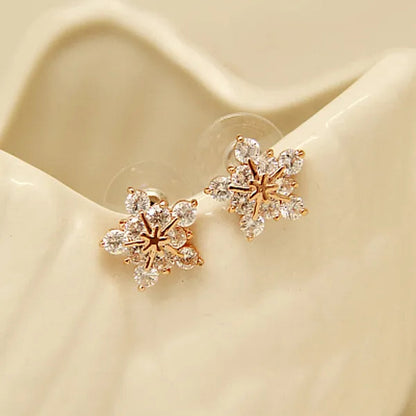 Fashion Lady Creative Diamond Flower Earrings White Snowflake Earrings Engagement Earrings for Women Flower Jewelry Lovely Lady Snowflake Accessories Birthday Anniversary Gift