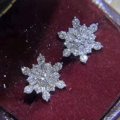 Ear Stud for Women Silver Plated White Sapphire Lab Diamond Snowflake Flower Stud Earrings Bridal Engagement Wedding Fashion Jewelry