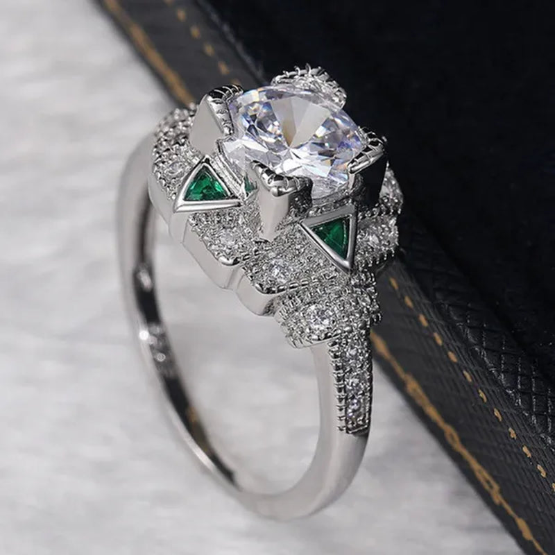 Retro Fashion Silver Plated round Lab Diamond Vice Stone Moissanite Triangle Emerald Ring Women Daily Casual Personality Jewelry