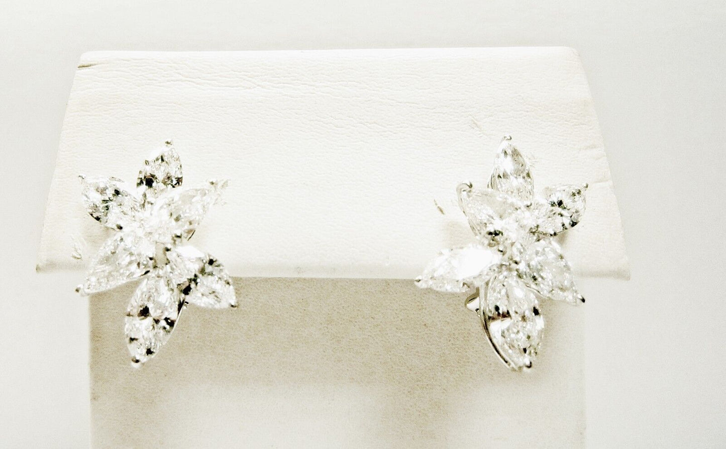 DIAMOND EARRING FOUR PEAR SHAPE TOTAL EIGHT MARQUISE TOTAL DIAMOND HUGIE EARRING