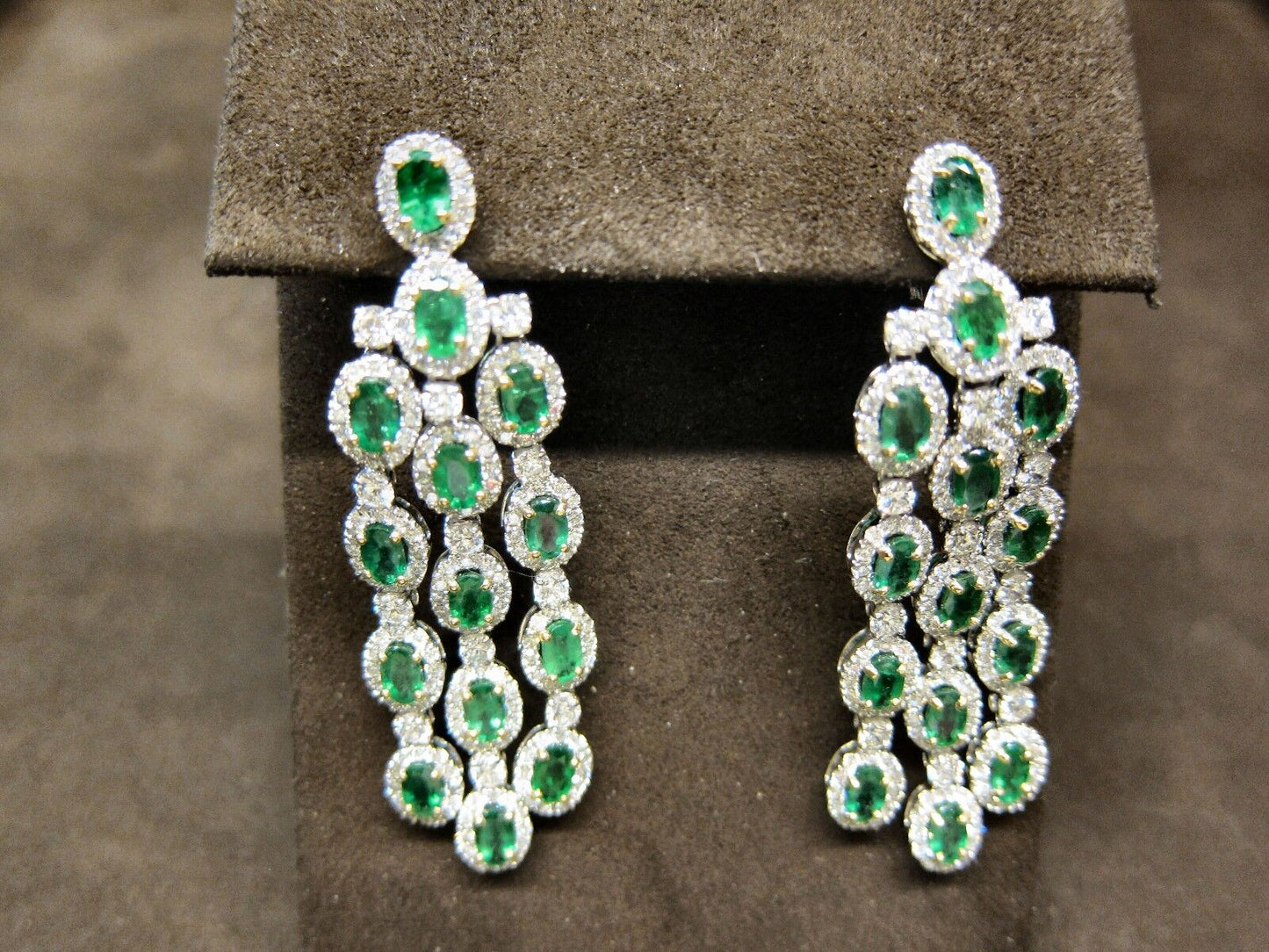 EMERALD OVAL SHAPE DIAMOND ROUND BRILLIANT SHAPE DANGLE
