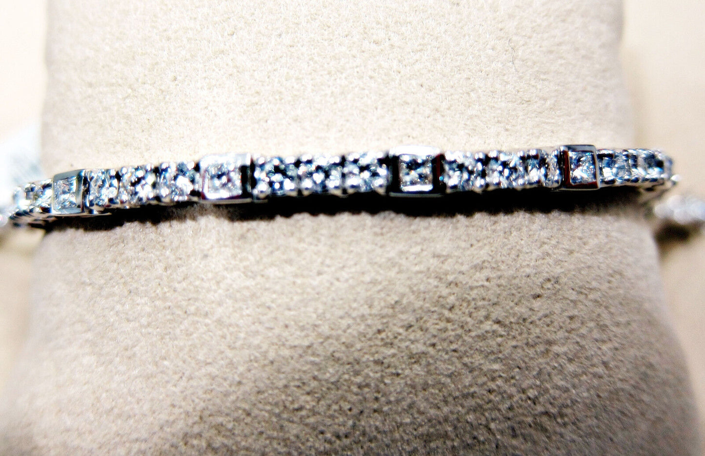 4.65 ct round brilliant shape diamond g color vs1/2 clarity diamond bracelet 18k