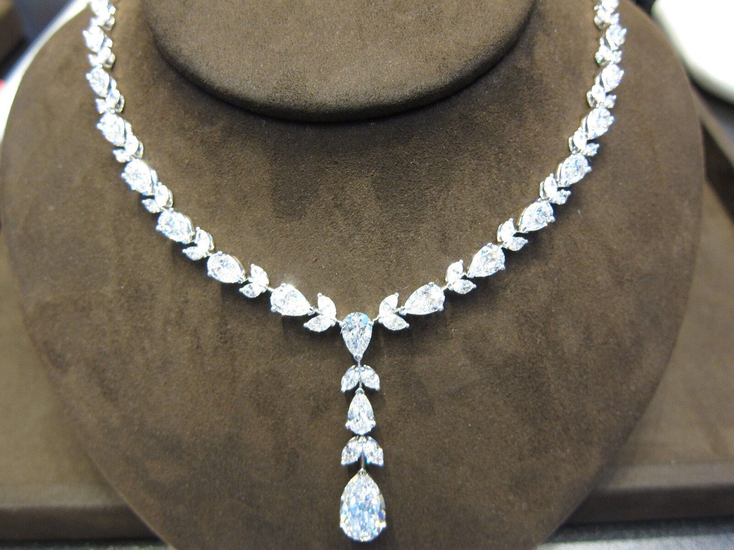 STYLISH GIA CERTIFIED PEAR BRILLIANT DIAMOND EXACTLY 5.00 CT REST OF DIAMOND