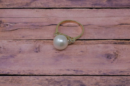 14K Yellow Gold Freshwater Pearl 10.5 Mm with Diamonds Ring, Size 7