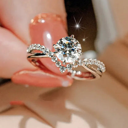 Fashion Accessories Gorgeous 925 Sterling Silver White Sapphire round Cut Moissanite Diamond Ring Elegant Bride Wedding Jewelry for Women Rings Engagement Anniversary Party Band Gift Size 4-12 Bague Femme