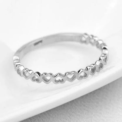 Exquisite Luxurious Classic Elegant simple Womens Heart-shaped openwork lace-edge style ring Small charming ring hollow Heart Band Dainty Promise Wedding Love Rings Anniversary Gifts Bride Wedding Engagement Rings