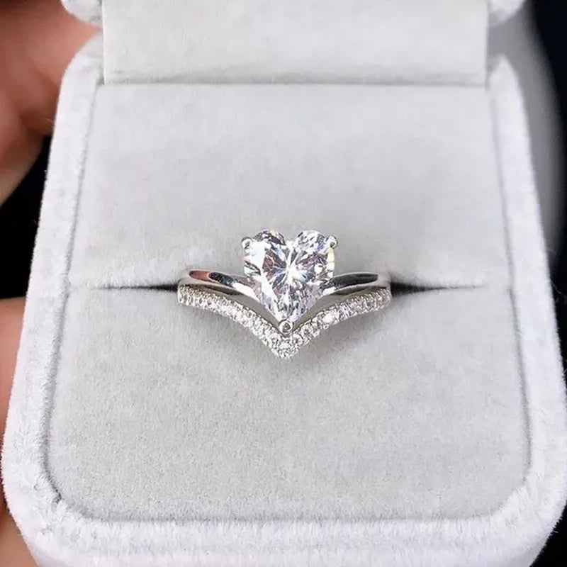 V-Shape Solitaire Ring Heart Shape Diamonds Sweet Finger Ring Two Layer Women'S Engagement Banquet Ring Exquisite Jewelry