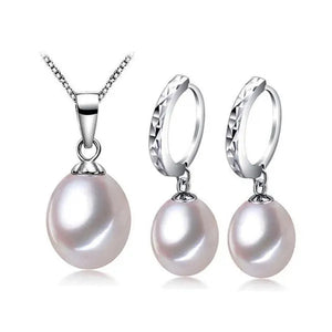 Majesty Diamonds MDS170066 Freshwater Pearls Pendant Set in .925 Sterling Silver