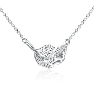 Majesty Diamonds MDS170385 Leaf Fancy Pendant Necklace in .925 Sterling Silver