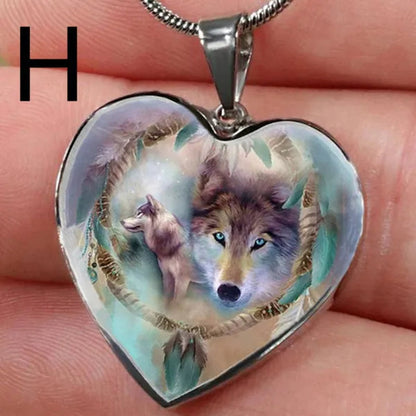 Exquisite Fashion Women's Classic Heart-shaped Animal Jewelry Indian Wolf Necklace Crystal Necklace Women's Jewelry Accessories Birthday Holiday Anniversary Gift