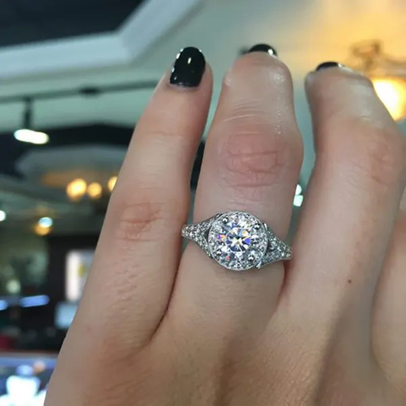 Luxury Female 2Ct Diamond Solitaire Ring S925 Original Silver Flower Vine Micro Paved Moissanite Wedding Ring Promise Engagement Rings