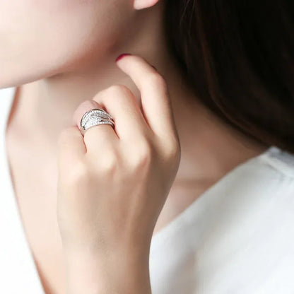 Luxury and Exquisite Ladies' Rings, Copper Inlaid Shiny Zircon Electroplating Two-Color Fashion Rings, Women'S Hand Jewelry, Bridal Banquet Wedding Engagement Rings, Party Rings, Christmas Gifts. Size 5-11